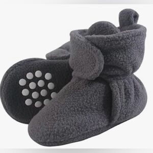 NWT Luvable Friends Baby Cozy Booties in Charcoal, size 6-12 months
